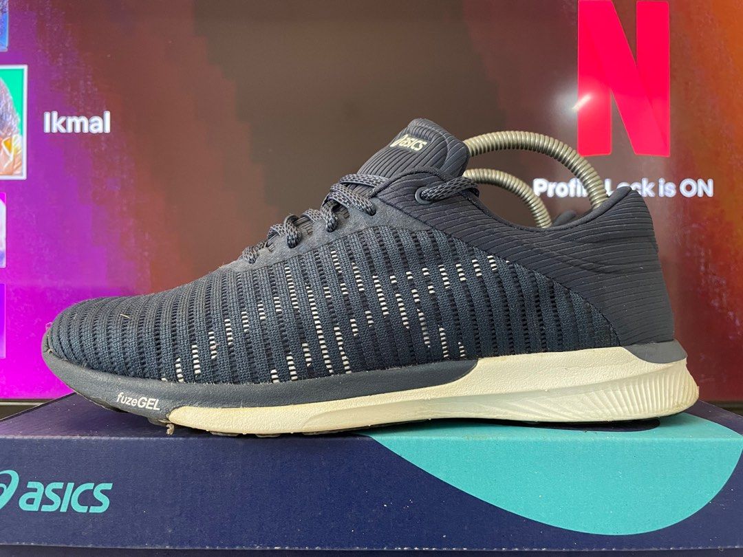 Asics hotsell fuzex comic
