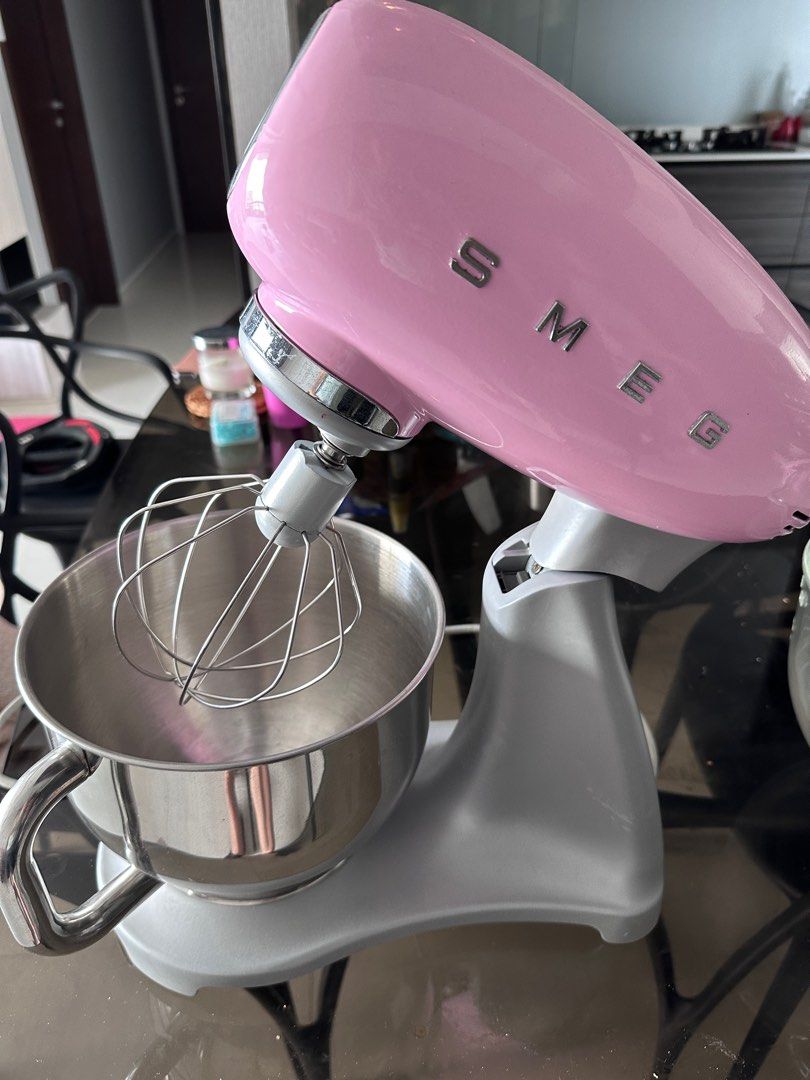 Selling Smeg stand mixer, TV & Home Appliances, Kitchen Appliances