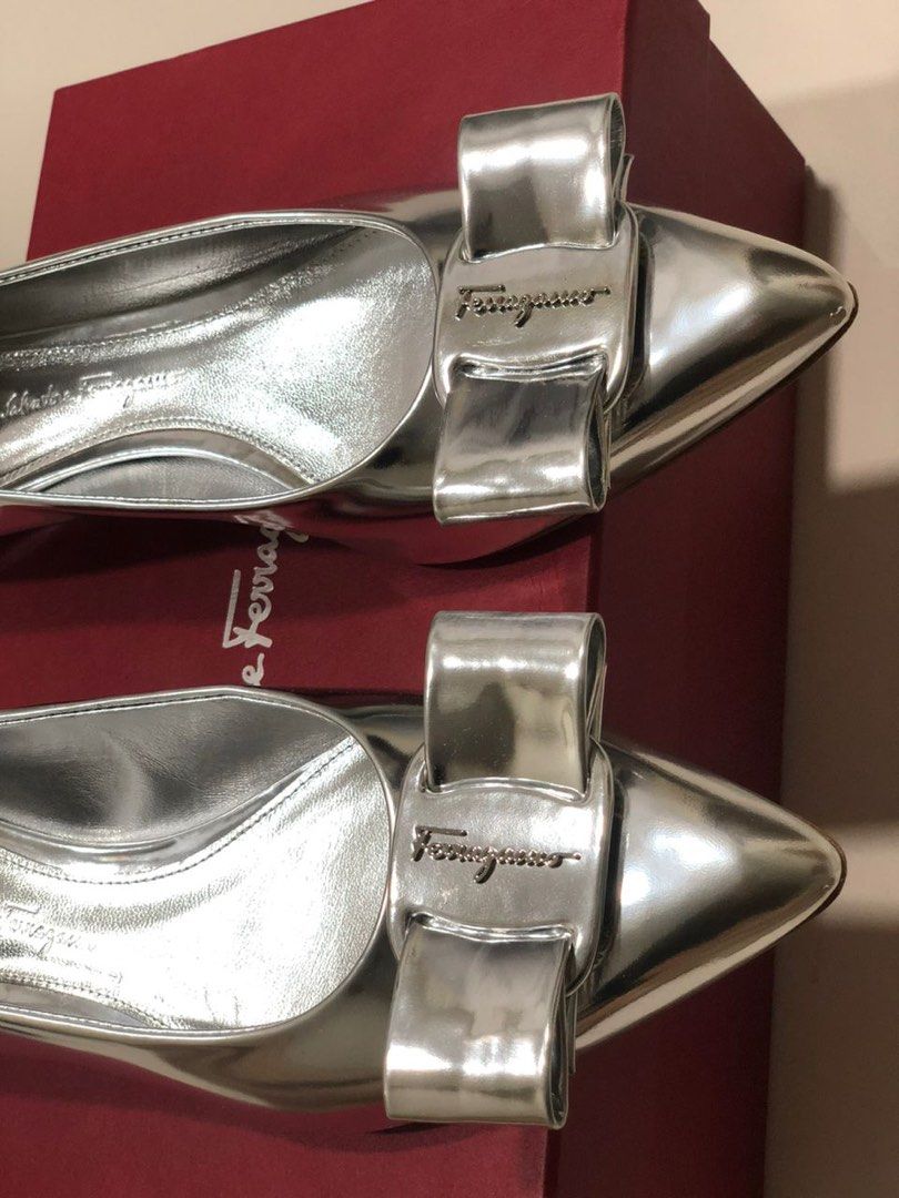 Ferragamo discount silver shoes