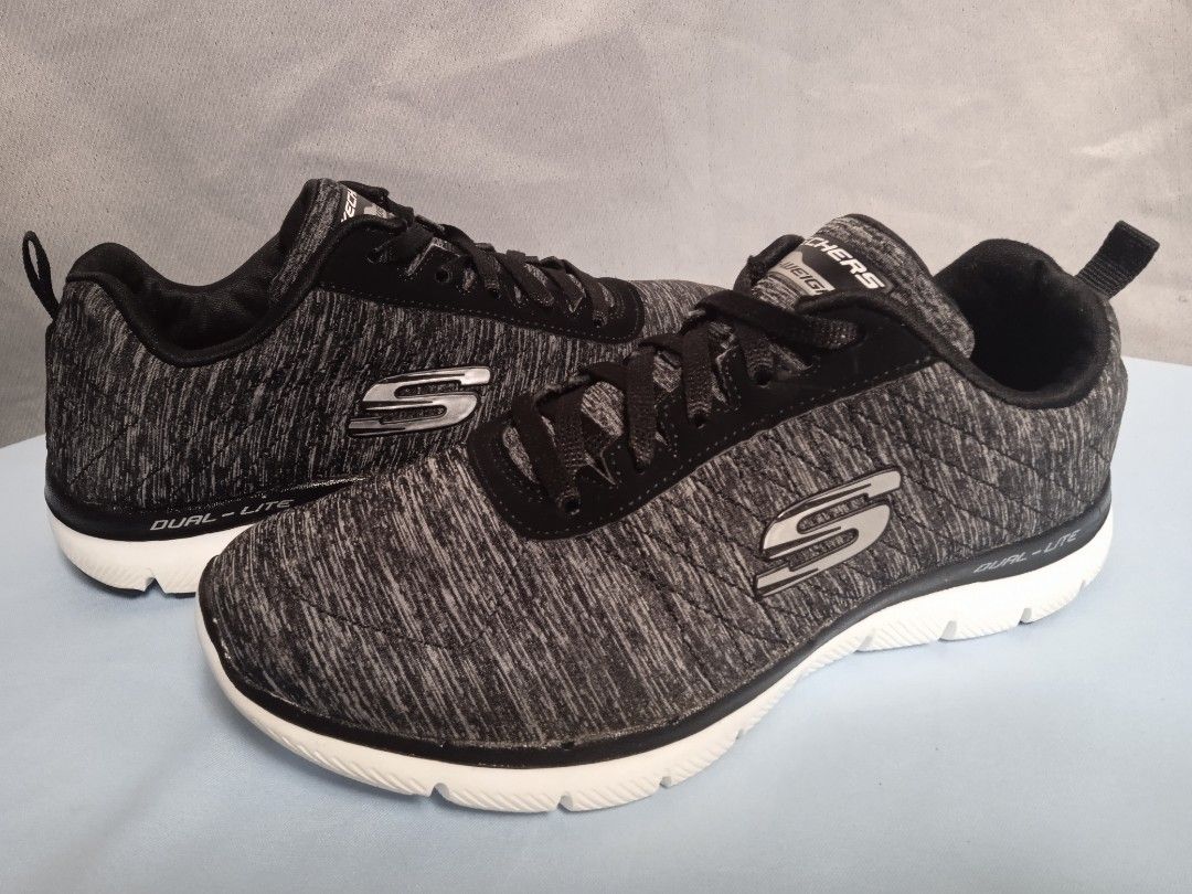 Skechers Dual Lite Wide Fit running shoes women s size US 6
