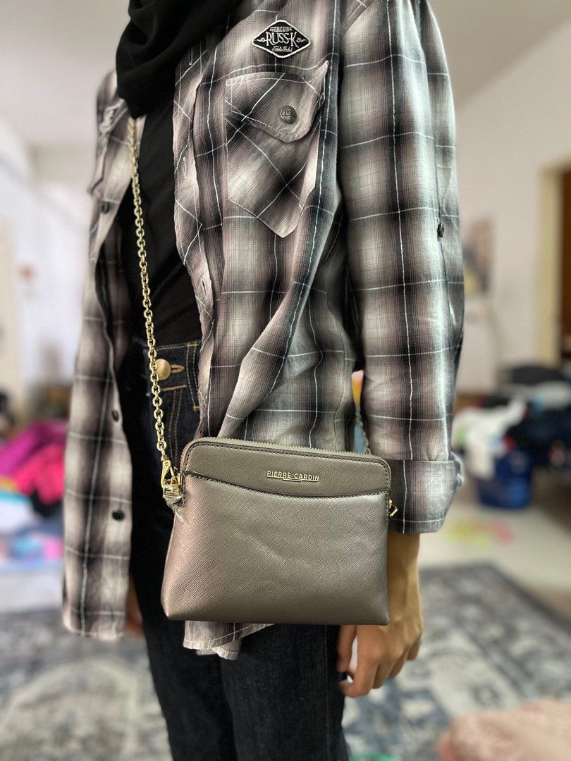 Pierre cardin sling bag top