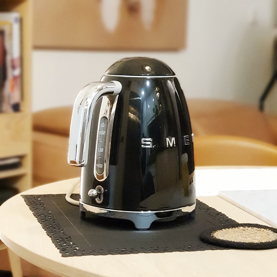 This retro electric kettle is a spot-on dupe for Smeg's — and it's