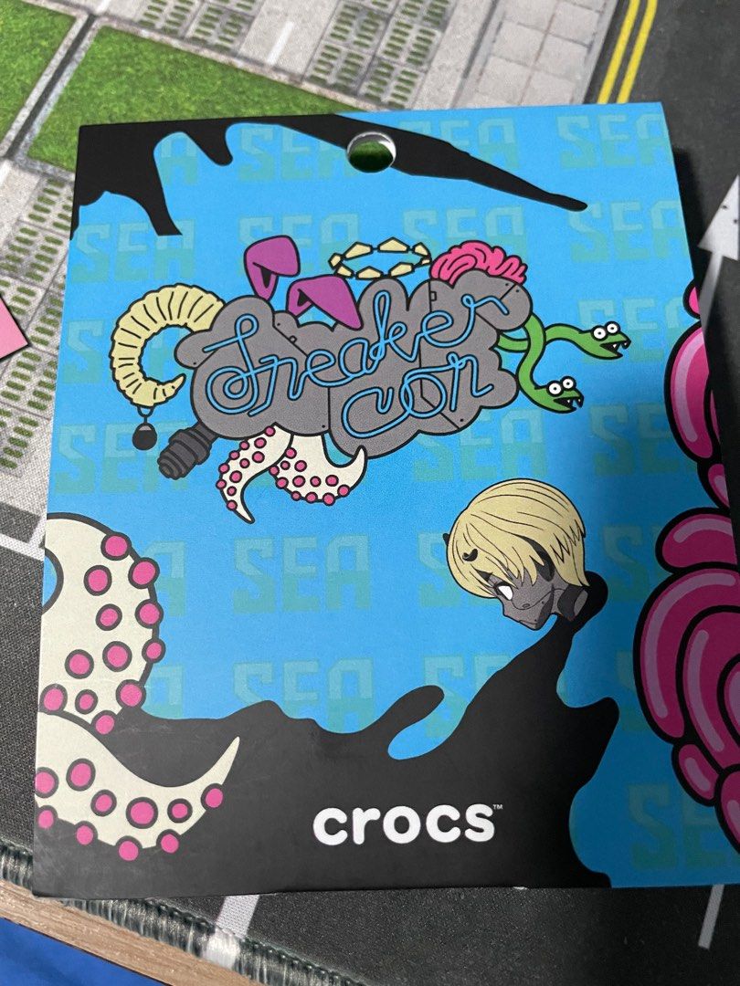 sneakercon limited edition crocs jibbitz, Men's Fashion, Footwear