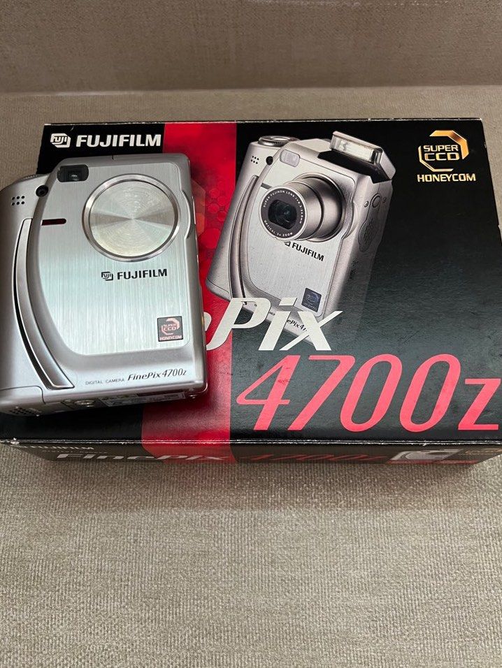 Super Rare* Fujifilm Finepix 4700z, Photography, Cameras on Carousell