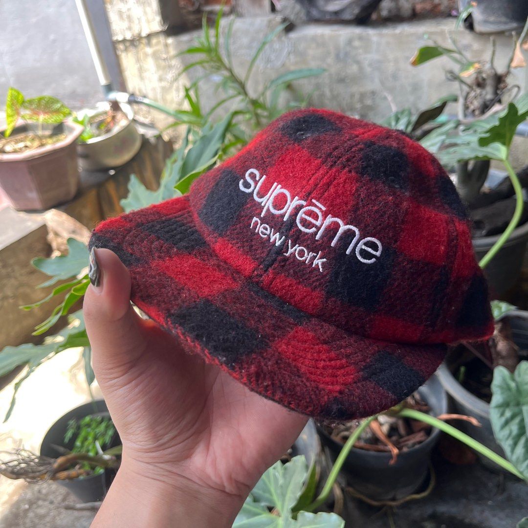 Supreme Classic Logo Beanie 