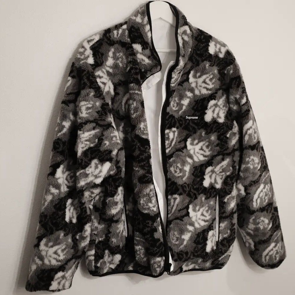 Supreme 2025 roses sherpa
