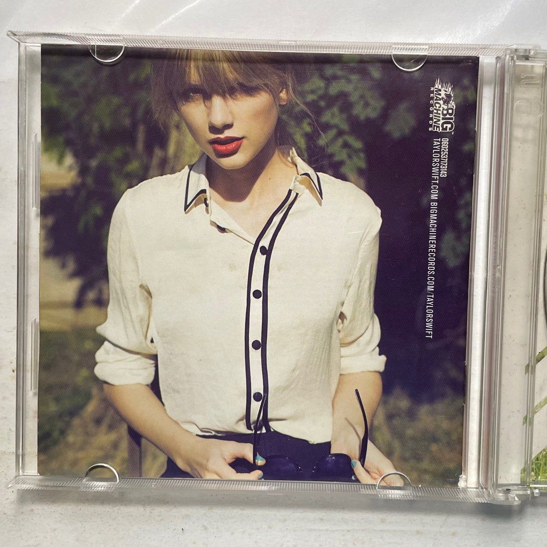 Taylor Swift Red Album, Hobbies & Toys, Music & Media, CDs & DVDs on