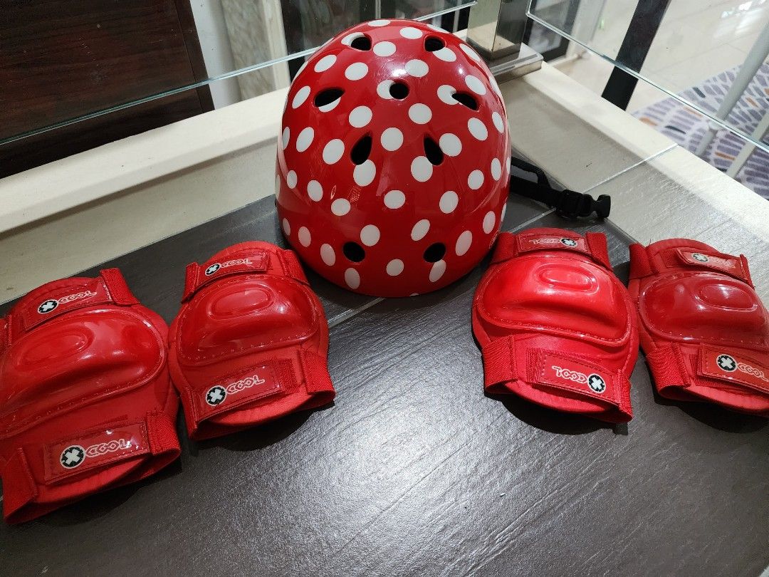 Helmet toys shop r us