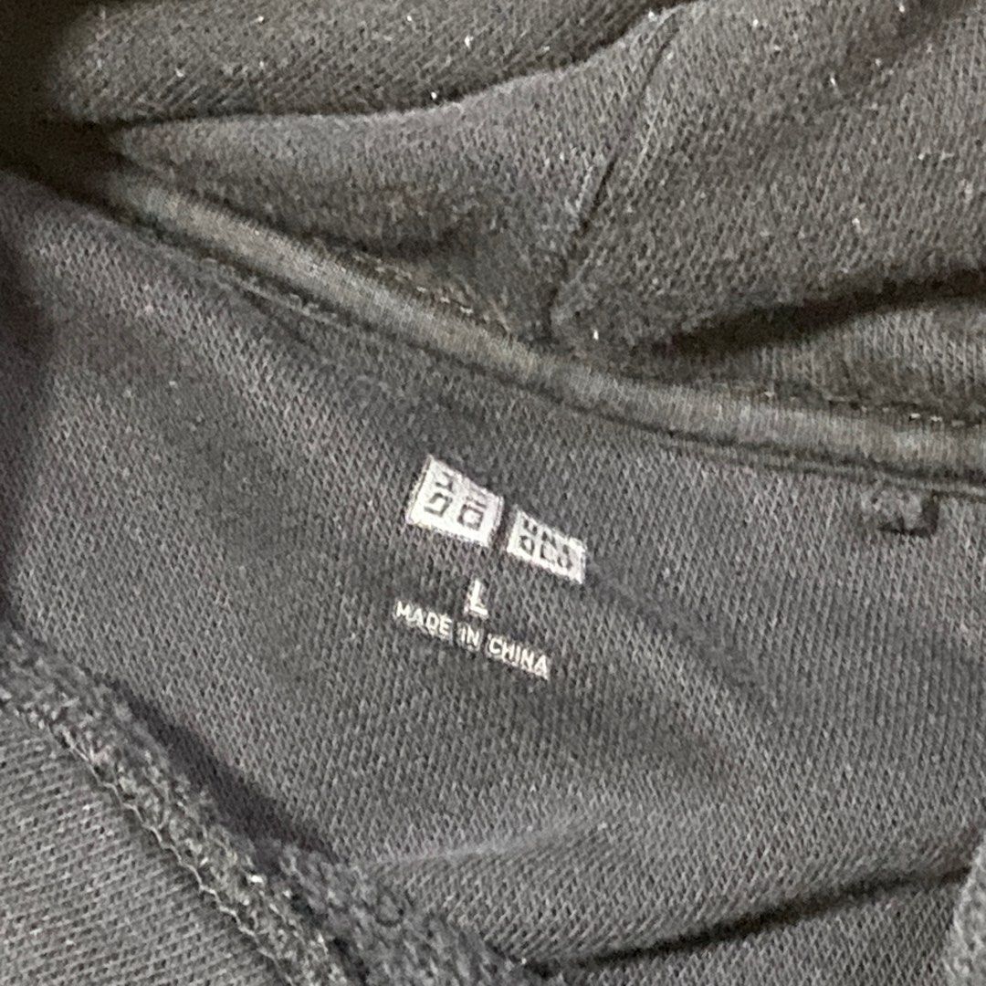Uniqlo Black Hoodie (Category: Hoodies) located in Marikina City. Submitted by kylbri (Listing ID 1224277675, Image 2). Description: Uniqlo Black Hoodie Used - Faded Large 600 + SF.