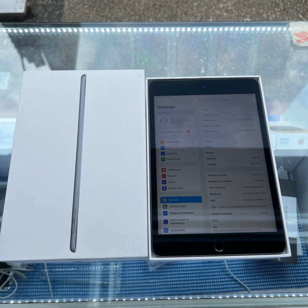 パステルオリーブ APPLE iPad mini WI-FI 256GB 2019 GR 第5世代