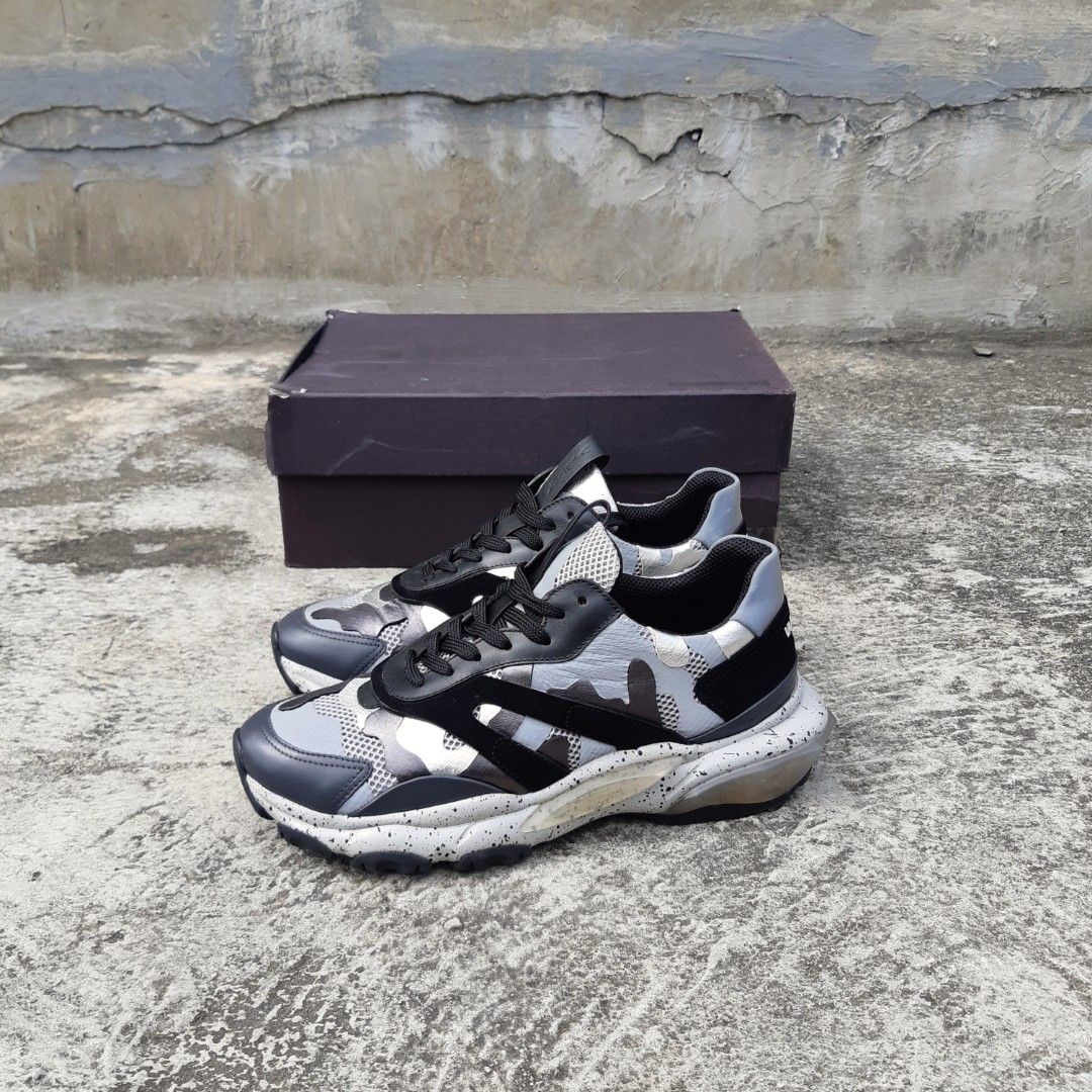 Valentino Garavani Bounce Sneakers Black Grey Camo (VLTN Visvim LV Dior  Solomon Porter), Fesyen Pria, Sepatu , Sneakers di Carousell