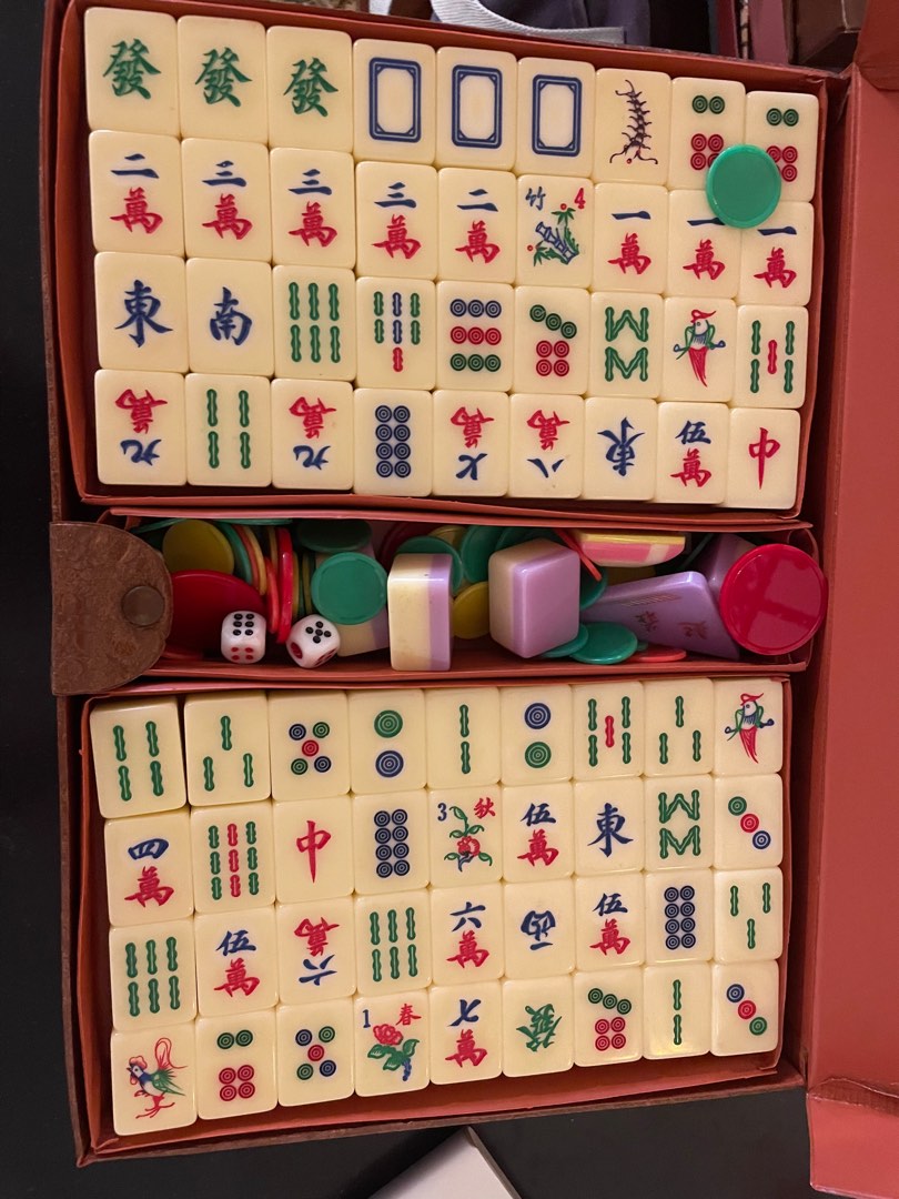 Antique Mahjong Set