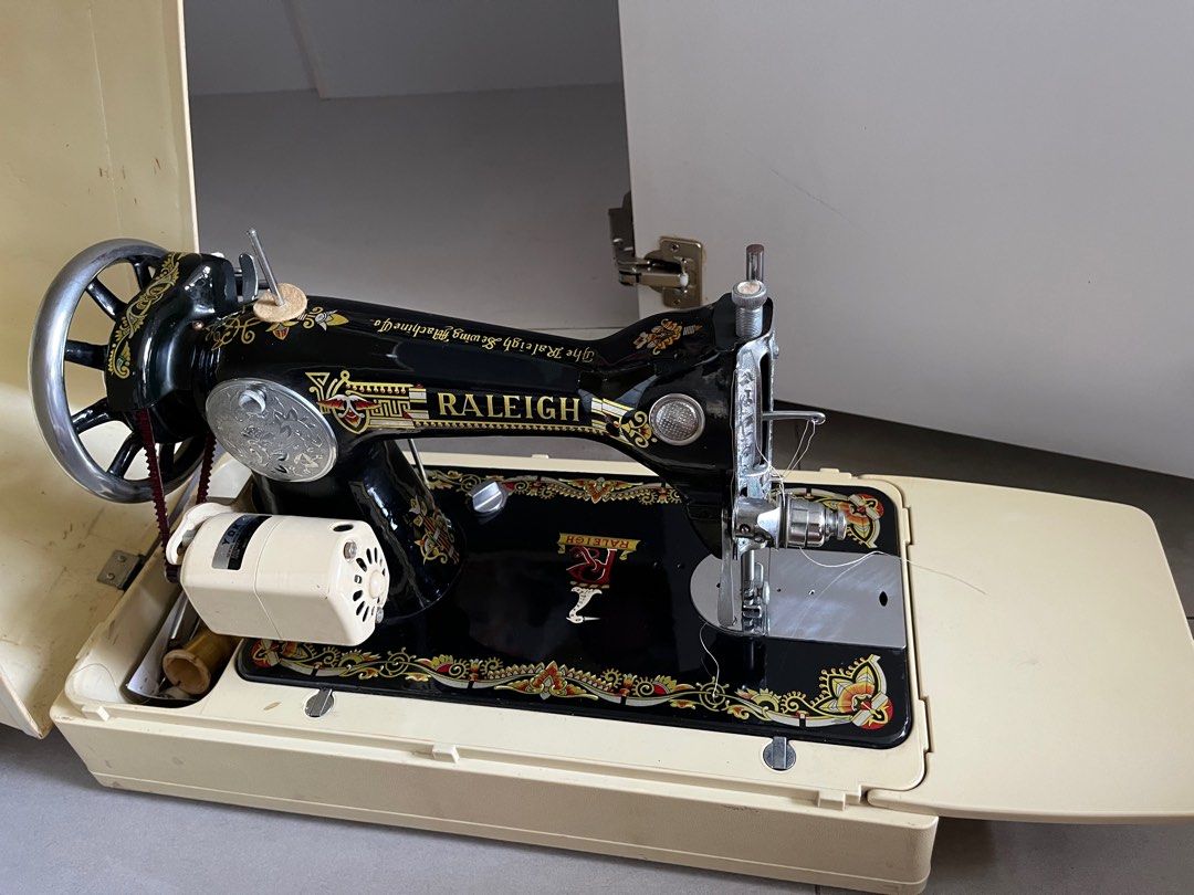 Raleigh Vintage sewing machine, Furniture & Home Living, Home