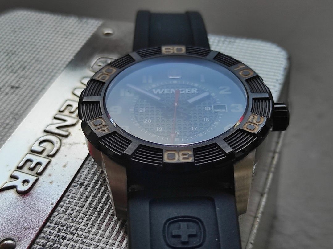 Wenger swiss military roadster with flashlight on sale