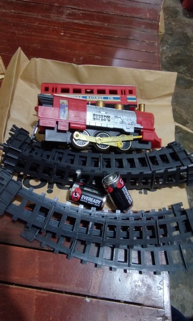 Western railways. Co train battery operated (Category: Vintage Collectibles) located in Quezon City. Submitted by rosapage (Listing ID 1224217880, Image 3). Description: still working.
