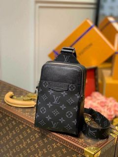 SOLD. NBU LV Outdoor Messenger Taigarama Bag Noir Sling bag 2019, Size 24  x 9 x 17 cm, Box, Dustbag, tag, tag barcode, Exclude Ongkir.