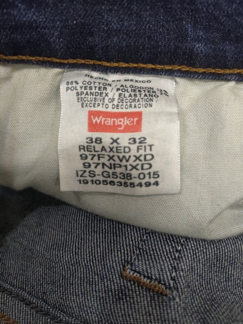 WRANGLER JEANS RELAXED FIT 38X32, Men's Fashion, Bottoms, Jeans on Carousell
