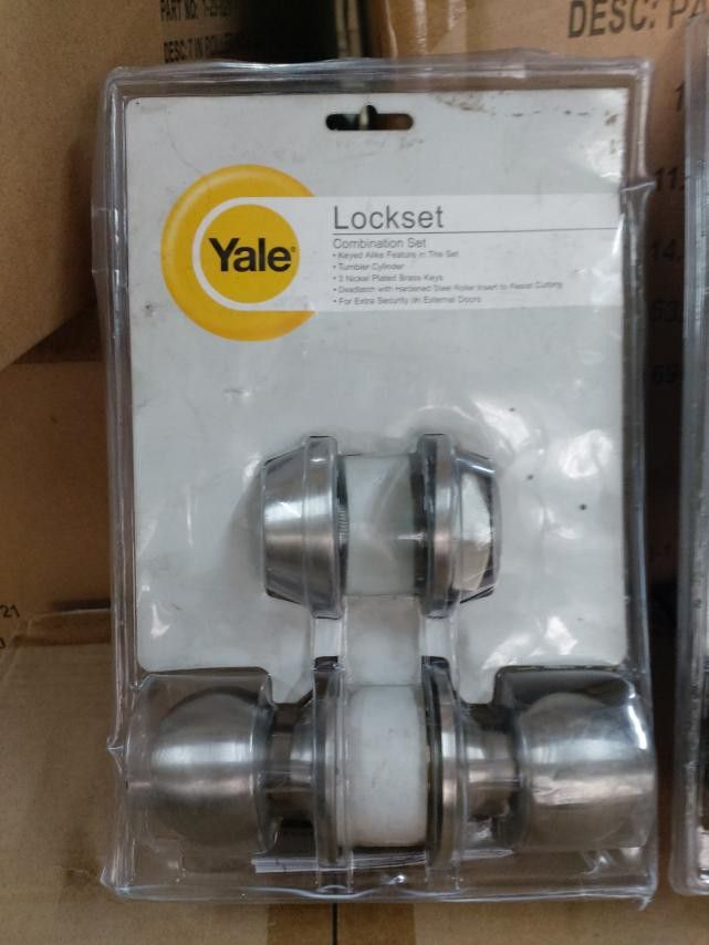 YALE COMBO PACK ENTRANCE LOCKSET/DEADBOLT SETS KEYED ALIKE SAME KEY