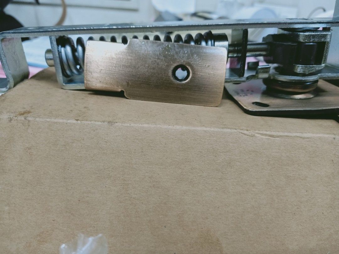 YALE FLOOR HINGE MCKINNEY DOUBLE ACTION available color antique and