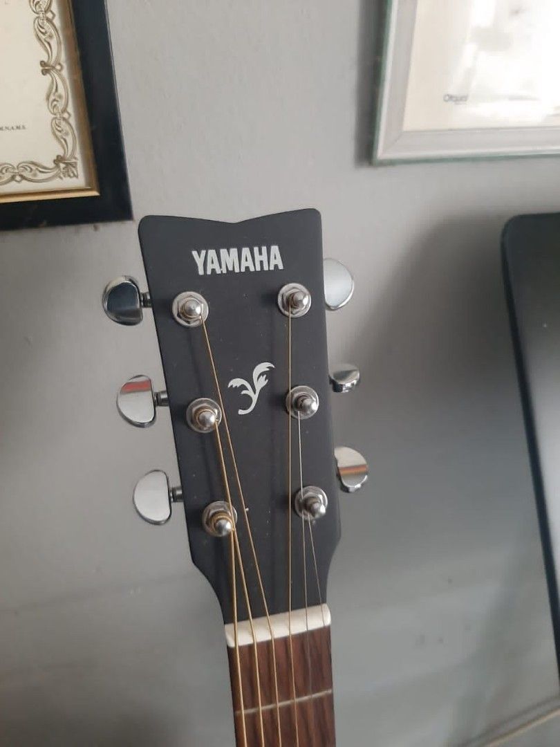 Yamaha Acoustic Guitar, Hobbies & Toys, Music & Media, Musical ...