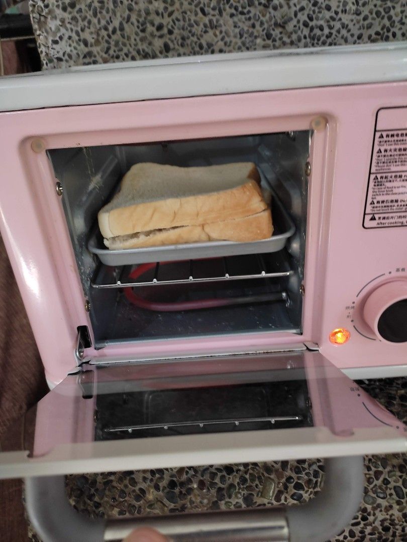 2nd hand 4 in 1 Breakfast Oven, TV & Home Appliances, Kitchen