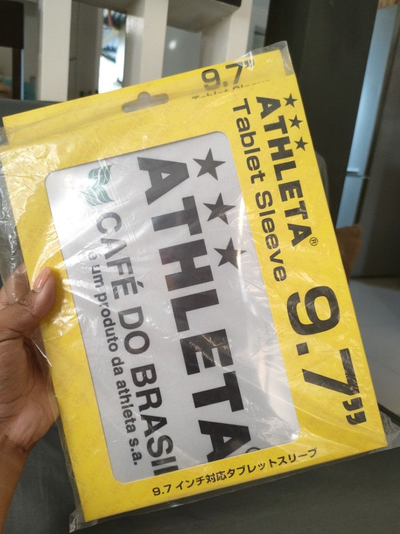 9.7 tablet sleeve (Category: Cases & Sleeves) located in Baliuag. Submitted by importeditemsbykimi (Listing ID 1227652045, Image 1). Description: .
