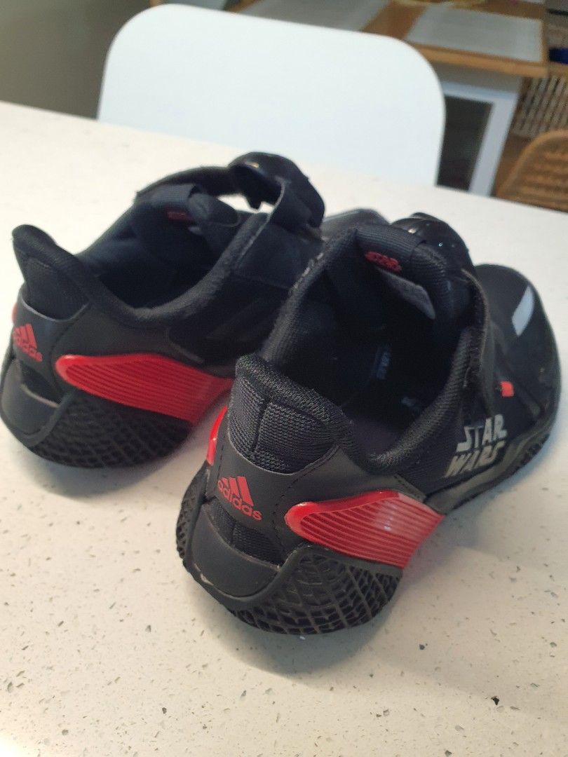 Skechers stan 2024 smith look alike