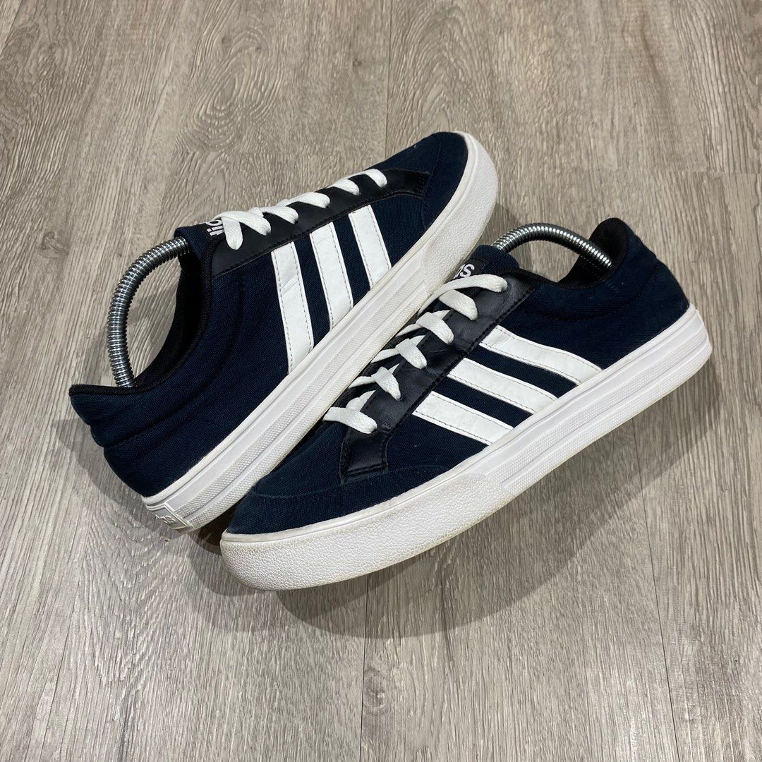 Adidas vs deals set sneakers