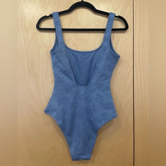 Aerie ONE PIECE cheeky seashell swimsuit, Fesyen Wanita, Pakaian Wanita