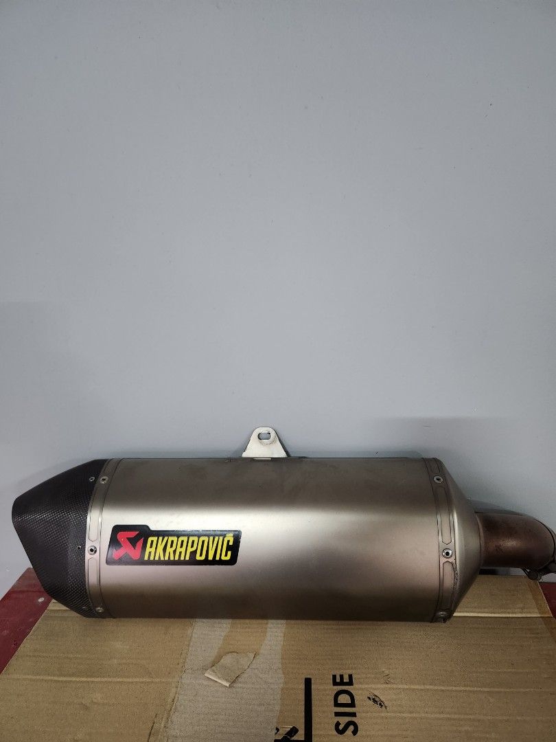 Akrapovic Exhaust vstrom 1000cc, Motorcycles, Motorcycle Accessories on