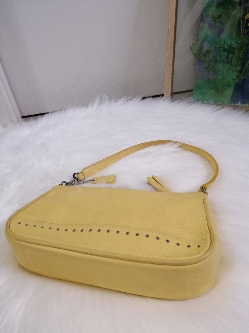 💯Authentic Coach Kili bag in yellow (Category: Luxury Bags & Wallets) located in Malolos. Submitted by sofideclutters (Listing ID 1227735758, Image 3). Description: SALE❗FIXED PRICE GUARANTEED ORIG COACH KILI BAG RARE / COACH NEWYORK, guaranteed pinakamatibay na gawa Personal Preowned Bought in Japan No flaws, na-stock lang talaga..