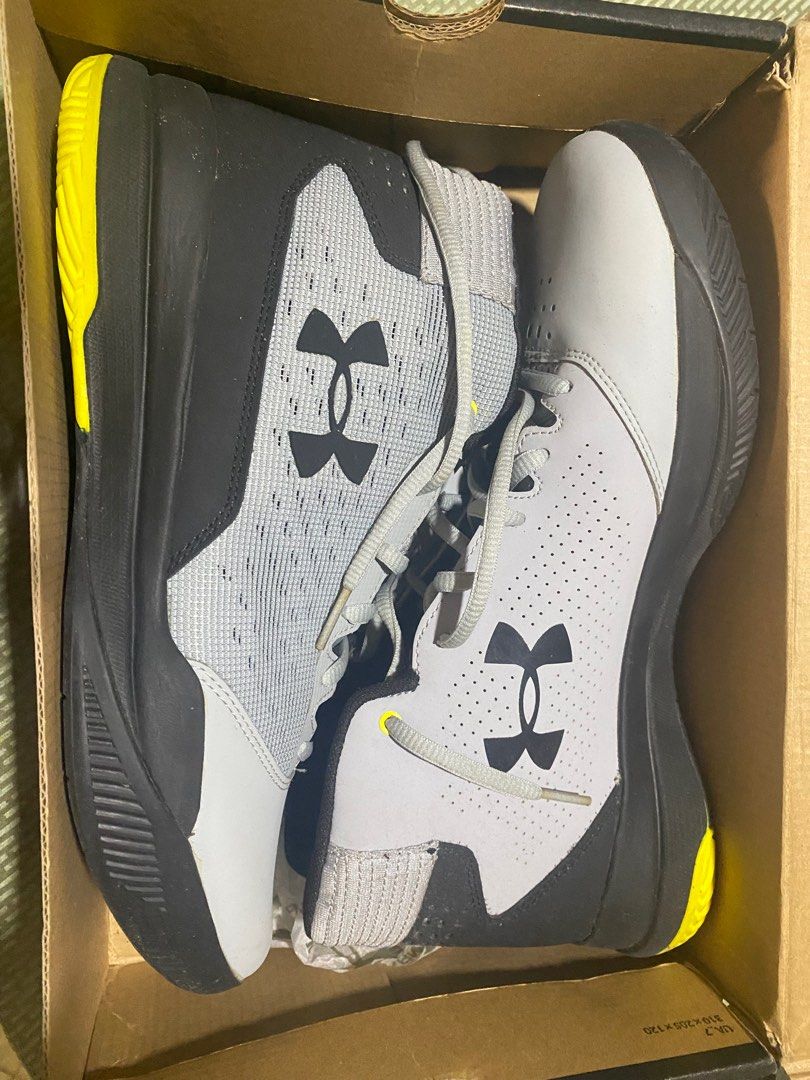 Basketball Shoes Size 9 USA) (Category: Activewear) located in Quezon City. Submitted by bright.marxcuz (Listing ID 1227644738, Image 2). Description: Never used it in a game. Wore it once 2019. Shipping c/o buyer. Willing to give discounts if you get all. MOP: Gcash/ Maya / Bank Transfer PM for meet up locations. .