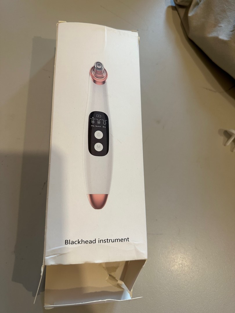 Blackhead removal instrument with 6 Tip on Carousell