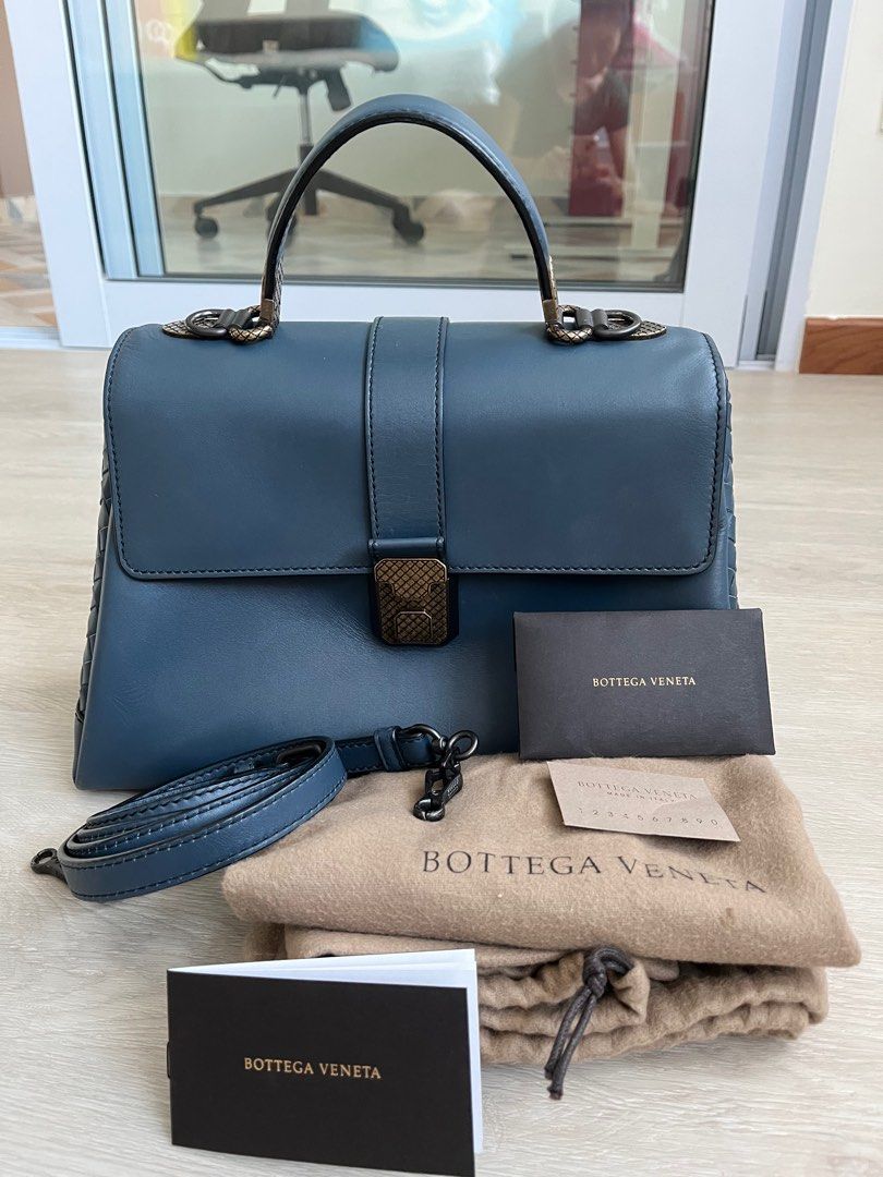 Bottega veneta best sale piazza medium