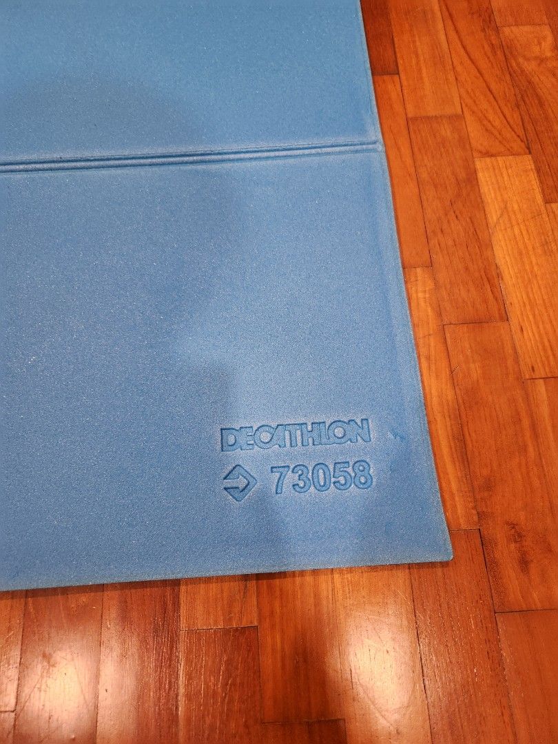 BTWIN turbo trainer mat, Sports Equipment, Bicycles & Parts, Parts