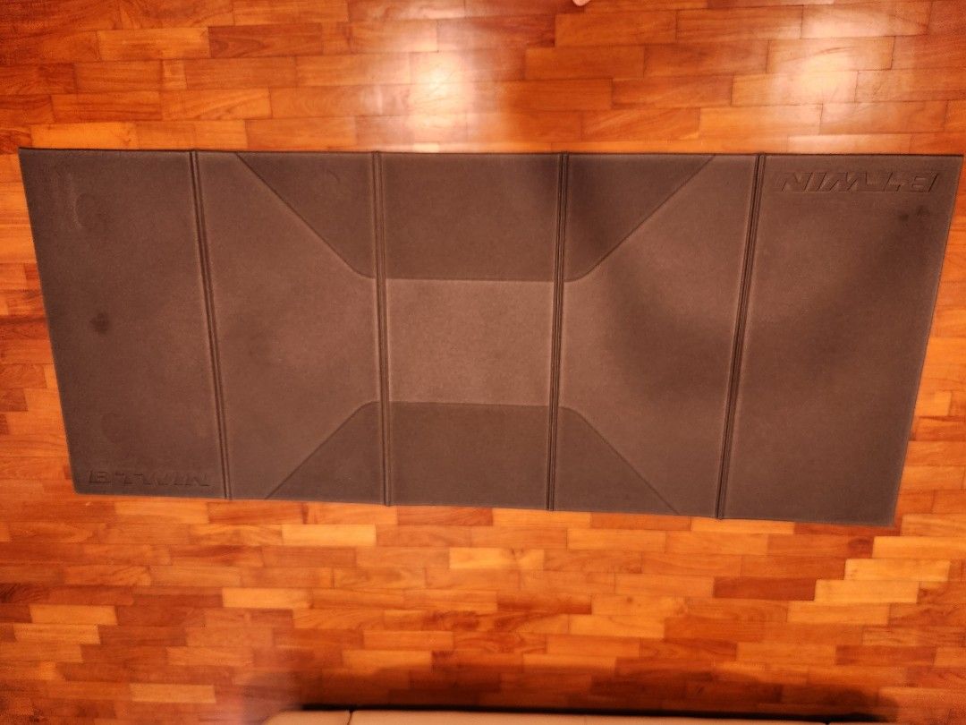 BTWIN turbo trainer mat, Sports Equipment, Bicycles & Parts, Parts