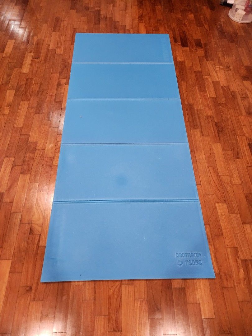 BTWIN turbo trainer mat, Sports Equipment, Bicycles & Parts, Parts & Accessories on Carousell