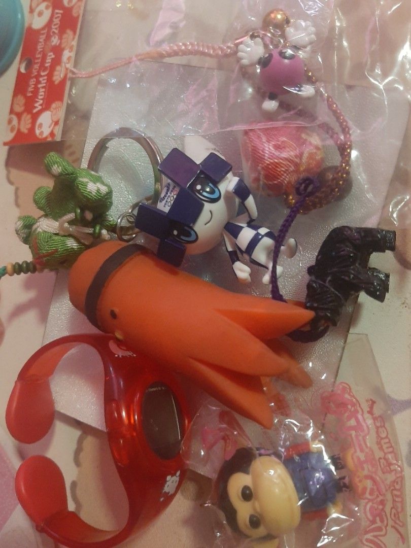 Bundle anik (Category: Character Goods) located in Urdaneta. Submitted by melan218 (Listing ID 1227616283, Image 1). Description: bundle keychain watch no batt as is wysiwyg.