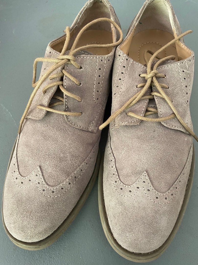 Calvin Klein (Category: Casual Shoes) located in Gumaca. Submitted by manraya (Listing ID 1227658355, Image 1). Description: Original. Slightly used. Good as new. No box. Let’s chat for more info..