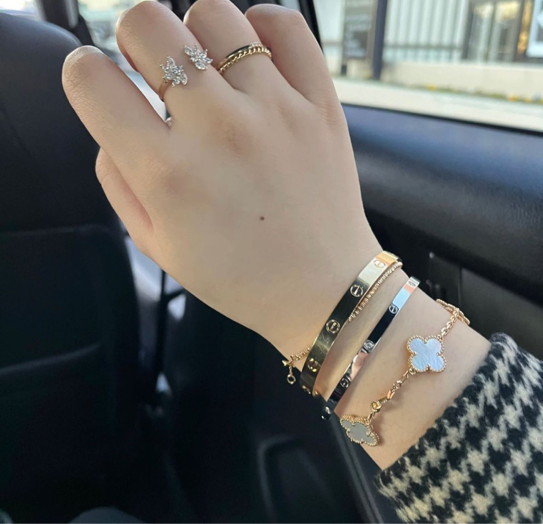 Cartier Love JUC VCA Alhambra Bracelet 100 Real Gold, Women's Fashion, Jewelry & Organisers