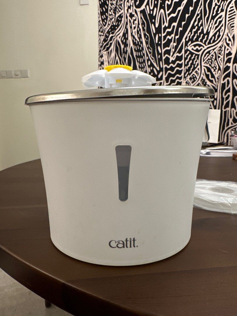 Catit water fountain, Pet Supplies, Homes & Other Pet Accessories on