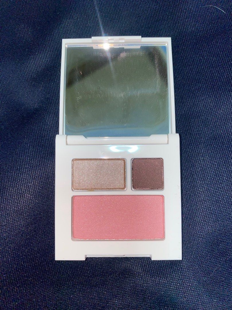 Clinique eyeshadow set (Category: Makeup) located in Quezon City. Submitted by _prelovedxogalore (Listing ID 1227721271, Image 2). Description: .