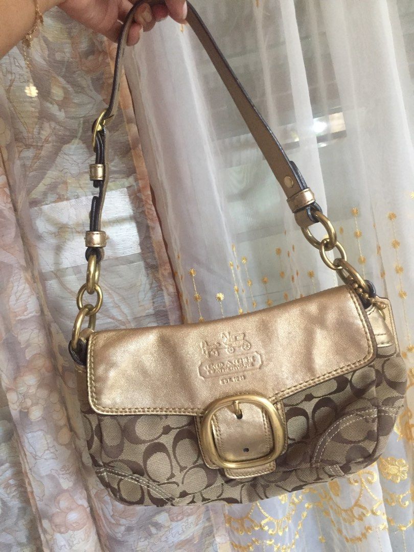 Coach kilo bag (Category: Shoulder Bags) located in Koronadal. Submitted by blyr.prelovedbags (Listing ID 1227665401, Image 1). Description: No major flaws Minimal sign of use Vintage style .