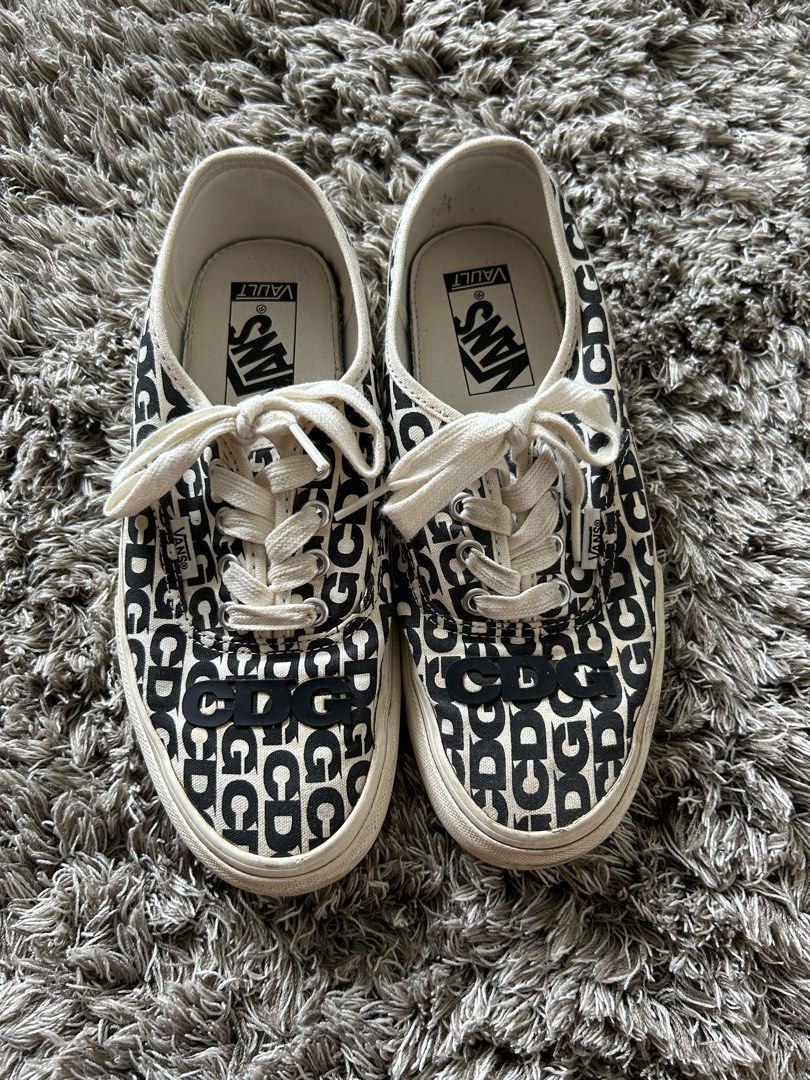 Cdg hot sale vans authentic
