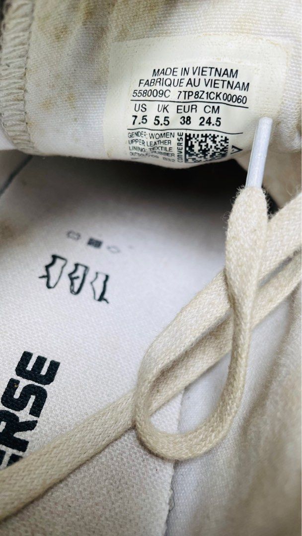 Converse Leather White Fesyen Pria Sepatu Sneakers di Carousell