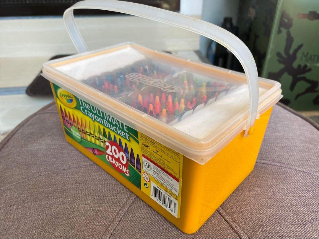 Crayola Ultimate Crayon Bucket 200 Crayons