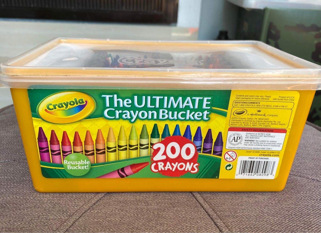 Crayola Ultimate Crayon Bucket 200 Crayons