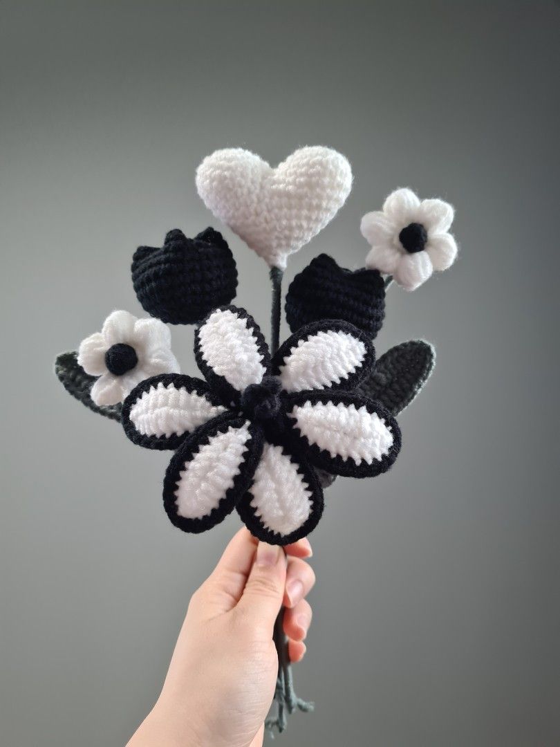Crochet Flower Bouquet black, Hobbies & Toys, Stationery & Craft