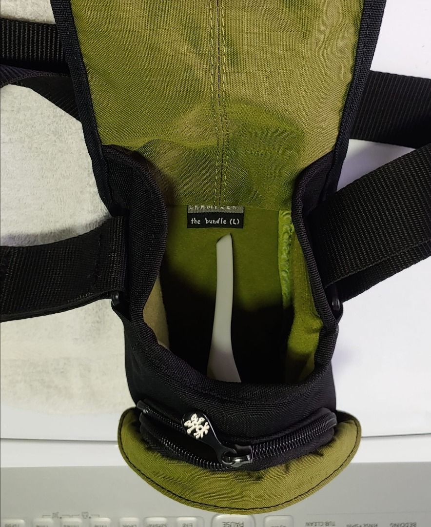 Crumpler pouch top