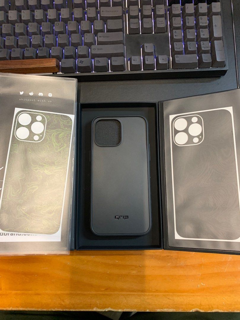 dbrand iPhone14 pro max grip case (MagSafe Compatible), 手提電話, 電話及其他裝置配件